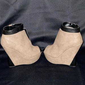 Charlotte Russe taupe combo wedge.